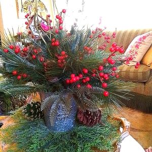 FARMHOUSE/ RUSTIC HOLIDAY ARRANGEMENT